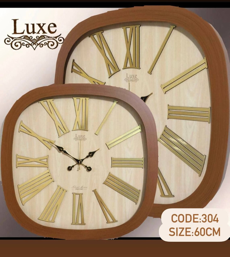 ساعت دیواری لوکس مدل 304 سایز 60×60 بدنه چوبی با اعداد رومی