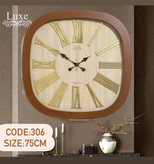 ساعت دیواری لوکس مدل 306 سایز 75×75 بدنه چوبی با اعداد رومی