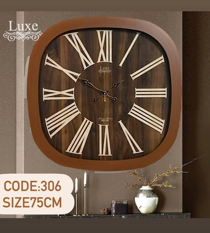 ساعت دیواری لوکس مدل 306 سایز 75×75 بدنه چوبی با اعداد رومی